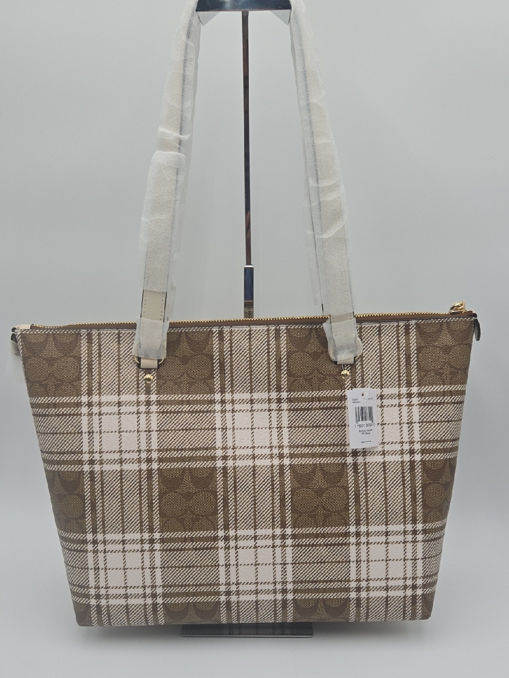 #196 NWT - Coach Women's Gallery Tote in Signature Canvas- Hunting Fishing Plaid